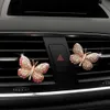 Nuova squisita forma a farfalla di strass Profumo per auto Farfalla colorata Deodorante per auto Decorazione Clip Profumo per auto Profumo per auto