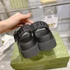 Дизайнерские женские сандалии Mimi Double G Flip Flops Резиновые тапочки Jelly Platform Slides Регулируемая пряжка Candy Color Slipper Summer Beach Sandal