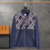 スタイルデザイナーフード付きジャケットメンズ秋のメンズウィンドブレイカーコートサイズ