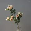 Dekorativa blommor små rosor gren med falska blad dekoration mariage trädgård leveranser silke heminredning