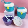 Bottiglie di stoccaggio Contenitore per latte in polvere per bambini in tinta unita con cucchiaio Scatola per alimenti portatile Born Toddler Snack Essentials