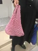Printemps et été New Bubble Flower Handheld Cylindre Bag Femme Sac à bulles élastique Une épaule Handheld Bento Bag Shopping Bag Femme 230527