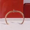 Bracciale per amanti Donna Bracciale rigido di design di lusso in acciaio inossidabile Chiodi aperti nelle mani Regali di Natale per accessori per ragazze all'ingrosso