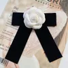 Brooches Fabric Camellia Flower Brooch Velvet Bow Tie Ladies College Style Shirt Collar Pins Vintage Wedding Party For Women