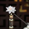 Hårklipp Ancient Style Hairpin Step Shake Imitated Jade Flower Shape Tassel Retro Wood Super Fairy Hanfu Jewelry LB