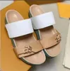 2023 New Summer Pool Slipper New Flat yk faces faces pool poolw pot buges slides men women beach slippers female Outside wear mutals sandals