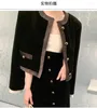 Abiti da lavoro Stile primaverile Ymiu Set di velluto nero Cappotto da abito di moda slim fit con mezza gonna a due pezzi per le donne