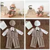 Souvenirs 1 Set Funny born Baby Pography Props Costume Infant Girls Cosplay Grandma Vêtements Po Shooting Hat Outfits Drop 230526