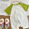 Rompers 2023 Summer Baby Boy Clothes 0-24 Months Nyfödd kort ärm O-hals lapptäcke bomull Romper Jumpsuit Milk Outfits Korea PlaySuit T230529