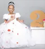 Vestidos de menina de flor de flor de tule branca para casamento para casamento fora do ombro Aplicado meninas de festas formais Vestidos de aniversário da primeira comunhão CL2320