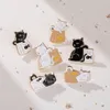 Broches schattige zwart -wit kitten emailbroche cartoon dier gedroogde vistas liegen luie grappige rapel badge sieraden accessoires metaal