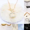 10 Styles De Luxe Incrusté Cristal Pendentif Colliers Célèbre Femmes Fille Marque Double Lettre Designer Collier Haut De Gamme Claviculaire Chaîne Femmes Bijoux De Mariage Cadeau