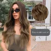 Perruques synthétiques ondulées de 24 pouces de long Ombre Brown Middle Part pour les femmes de nombreux styles à choisir parmi la personnalisation du support