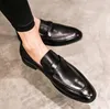 2023 Erkek Oxford Baskılar Klasik Stil Elbise Ayakkabı Deri Siyah Kahverengi Dantel Yukarı Resmi Moda İş