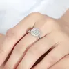 Cluster ringen zeerins 14K wit goudcentrum 2ct 7.5 mm kussen gesneden split band verlovingsring voor vrouwen bruidsbruin sieraden