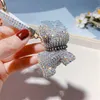 Nyckelringar Luxury Crystal French Bulldog Tether Rhinestone Leather With Dog Chain Women's Bag Charm Herrbil Key Ring Smycken G230526