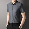 Mäns avslappnade skjortor Summer Solid Color Lapel Shirt Men's Short Sleeve Non-Marking Design Business Thin Fashion Trend Tops