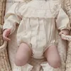 Rompers spetsprinsessan småbarn Romper 2020 Autumn Retro Nyfödd baby flicka kläder Cotton Spring Pure Color Spädbarnskläder 2 st med hattar T230529