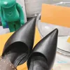 Scarpe firmate sandali marchio di moda femminile rivetto fantasia pelle bovina fanno scarpe piatte di alta qualità, tacchi alti 35-40