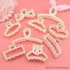 Autre Style Tempérament Perle Épingle À Cheveux Femmes Grand Cheveux Griffe Coiffures Simple Grab Clip Géométrique Requin Clips Cheveux