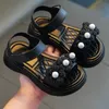 Sandals Summer Little Girls Sandalen 2023 Nieuwe bloem eenvoudige schattige roze groene kinderen sandalen peuter baby zachte casual school kinderen schoenen r230529