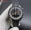 Reloj negro clásico para hombre con función de cronógrafo completo.