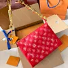 Coussin 가방 디자이너 핸드백 여성 꽃 양각 플랩 가방 크로스 바디 백 최고 품질의 지갑 지갑