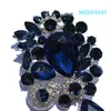 Broches de aleación de Color azul con diamantes de imitación florales para mujer, elegante ramillete de cristal, regalos de fiesta para mujer, accesorio de vestido, joyería clásica