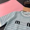 Miu Korean 브랜드 디자이너 여성 짧은 소매 자수 편지 Tee Slim Fit Sexy Top Striped Knitted Tshirt