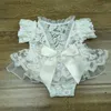 Rompers 2 szt./Zestaw Nowonarodzone rekwizyty fotograficzne Baby Dziewczęta koronkowe Romper Romper Romper Zestaw opaski na głowę Koronkowy kombinezon Bodysuit Hairband T230529