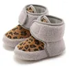 Premiers marcheurs hiver bébé chaussures chaussons léopard éléments classiques chaud peluches anti-dérapant bébé berceau coton bottes de neige