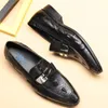 Crocodilo Italiano Padrão Sapato Masculino Couro de Vaca Genuíno de Alta Qualidade Preto Marrom Vestido Formal Mocassins Sapatos de Casamento de Negócios