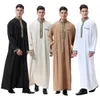 Этническая одежда Мусульманская марокканская длинная рукава исламская мужская мода с твердым цветом халат арабский кафтан саудовская одежда Мужчины поклоняются абайе 230529