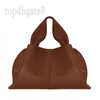 Hobo Designer Handbags for Women Facs Numero Pure Color Leather Cay Smooth Leather A Main Fumpling Make Up Summer Travel Shopping Counter Counter Pasts XB023 E23