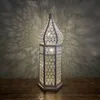 Dekorativa föremål Figurer 33 cm Marockan Retro Hollow LED Wind Lamp White Iron Lantern El Home Bedroom Living Room Atmosfär Dekorativ lampa 230530