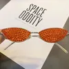 Okulary przeciwsłoneczne Mosengkw luksusowe pełne diamentowe kobiety seksowne okulary ze stopu kota