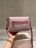 Designväska lyxiga korsbody mjuka tabby axelväskor för kvinnliga kvinnliga mode sacoche bokstäver bolso lady cross body handväska två remmar denim klaff koppling väskor 28 cm