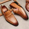 Classique Gentleman noir marron chaussures habillées en cuir véritable avec sculpture de luxe bout pointu formel hommes costume chaussures affaires décontractées