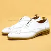 Luxemerk mannen oxford schoenen veter puntig teen witte formele brogue schoenen mannen bruiloft zakelijk lederen kleding schoenen mannen