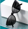 Petit cadre lunettes de soleil yeux de chat Super Cool marée forme Concave rue tir personnalité lunettes de soleil femme tout match mode