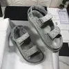 Marque Designer femmes sandales cristal veau cuir chaussures décontractées papa sandales mode matelassé plate-forme diapositives été plage tongs