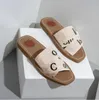 Lüks sandalet odunsu katır düz slaytlar tasarımcı tuval terlik kadınlar mektup sandal terlik ayakkabıları gündelik kalın alt net kırmızı yaz düz parmak flopları kadın