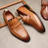 Classique Gentleman noir marron chaussures habillées en cuir véritable avec sculpture de luxe bout pointu formel hommes costume chaussures affaires décontractées