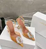 Sandálias Amina Muaddi Top Luxo Sapatos sociais de grife Laço com cristais Decoração de diamantes Transparente PVC Vinho Salto alto com strass Salto carretel de luxo