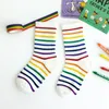 Calcetines de arco iris de moda para niños Primavera Verano Raya colorida Algodón transpirable Niñas Niños Calcetines de tubo Calcetines largos escolares 1-8 años al por mayor