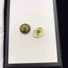 Designer-Schmuck, Armband, Halskette, Ring, Chrysanthemenblume, asymmetrische Ohrringe, weiblich, gebrauchte Ohrringe
