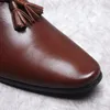 Nouveaux hommes chaussures habillées gland mocassins bout pointu peint noir marron chaussures décontractées pour hommes costume formel en cuir véritable Oxford chaussures