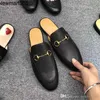 Summer Men Beach Slippers Classic Command Lazy Flat Flip Flups Leather Leather Slides Slides Letter Women Women Awhide Cowhide Metal Mens Sandals