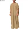 Etniska kläder män Islamiska arabiska kaftan vintage solid kort ärm lös retrorockar Abaya Dubai Middle East Muslim Clothing S-5XL 230529