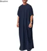 Etniska kläder män Islamiska arabiska kaftan vintage solid kort ärm lös retrorockar Abaya Dubai Middle East Muslim Clothing S-5XL 230529